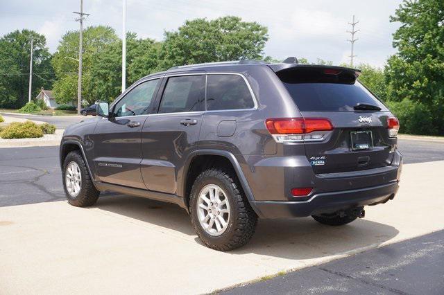 Photo of 2020 Granite Crystal Metallic Clearcoat Jeep Grand Cherokee