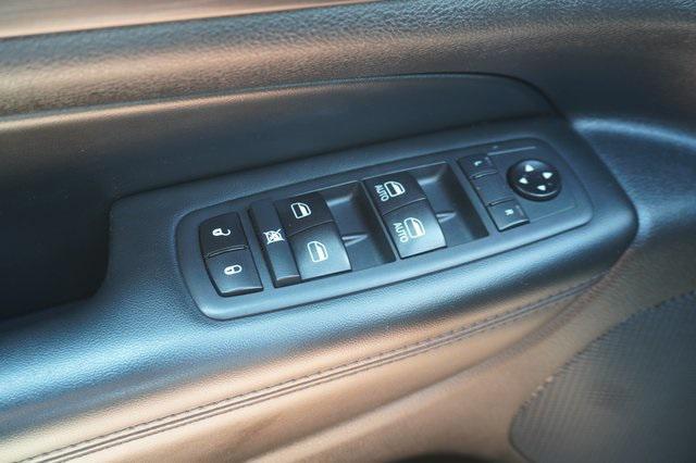 Photo of 2020 Granite Crystal Metallic Clearcoat Jeep Grand Cherokee