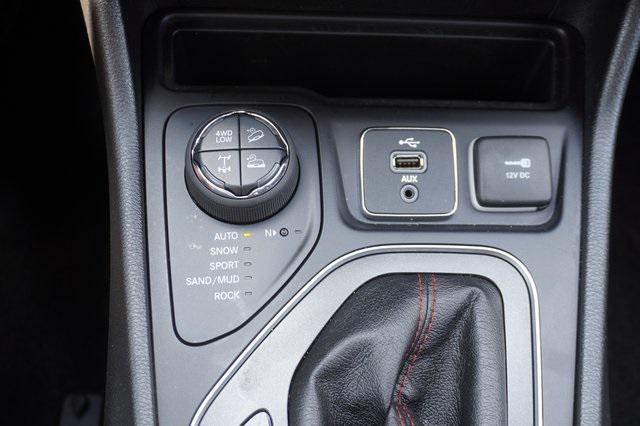 Photo of 2019 Diamond Black Crystal Pearlcoat Jeep Cherokee