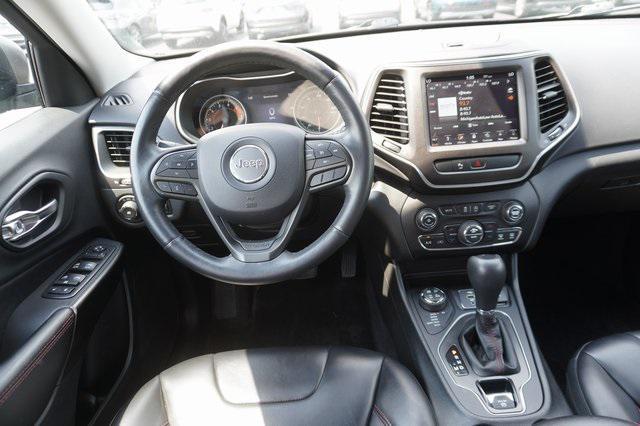 Photo of 2019 Diamond Black Crystal Pearlcoat Jeep Cherokee