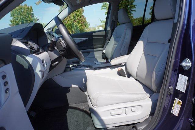 Photo of 2023 Obsidian Blue Pearl Honda Ridgeline