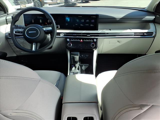 Photo of 2025 Shimmering Silver Metallic Hyundai TUCSON