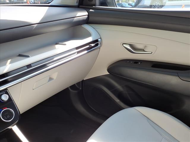 Photo of 2025 Shimmering Silver Metallic Hyundai TUCSON
