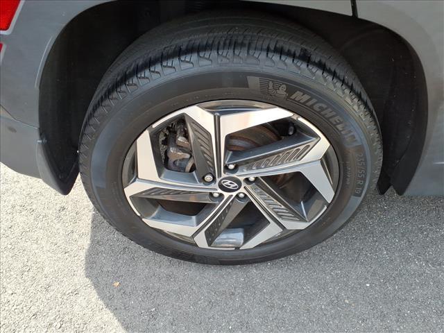 Photo of 2022 Phantom Black Hyundai TUCSON