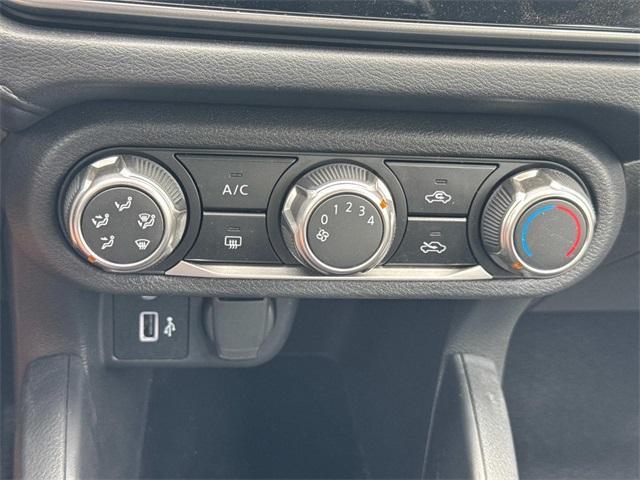 Photo of 2025 Brilliant Silver Metallic Nissan Versa