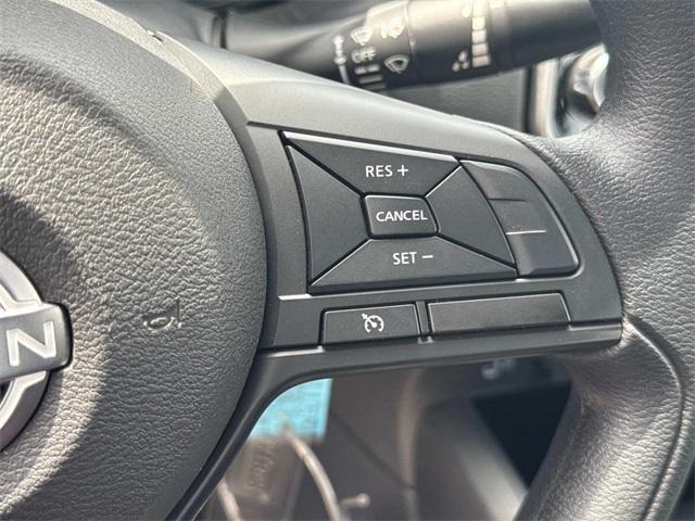 Photo of 2025 Brilliant Silver Metallic Nissan Versa