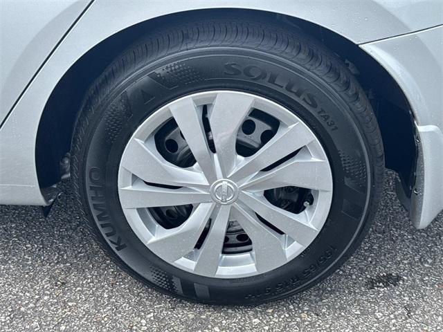 Photo of 2025 Brilliant Silver Metallic Nissan Versa