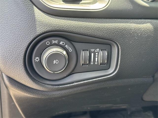 Photo of 2020 Slate Blue Pearlcoat Jeep Renegade