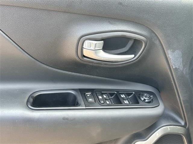 Photo of 2020 Slate Blue Pearlcoat Jeep Renegade