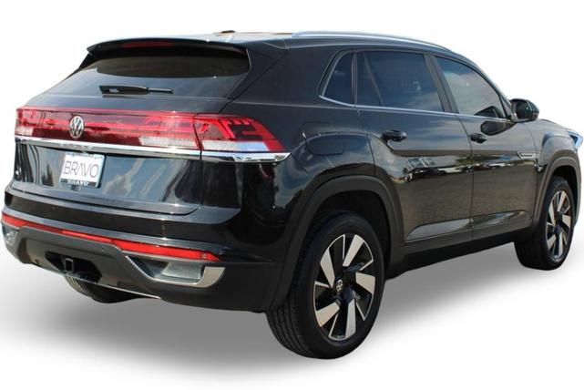 Photo of 2024 Deep Black Pearl Effect Volkswagen Atlas Cross Sport