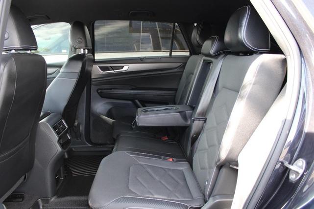 Photo of 2024 Deep Black Pearl Effect Volkswagen Atlas Cross Sport