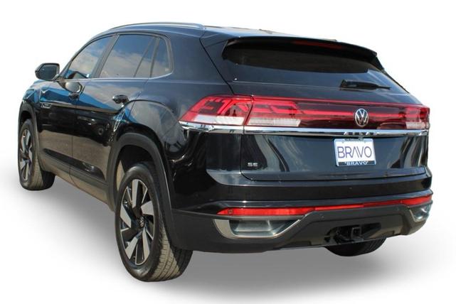 Photo of 2024 Deep Black Pearl Effect Volkswagen Atlas Cross Sport