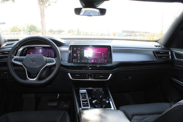 Photo of 2024 Deep Black Pearl Effect Volkswagen Atlas Cross Sport
