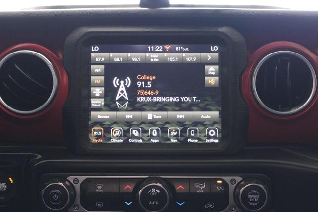 Photo of 2023 Silver Zynith Clearcoat Jeep Gladiator