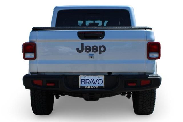 Photo of 2023 Silver Zynith Clearcoat Jeep Gladiator