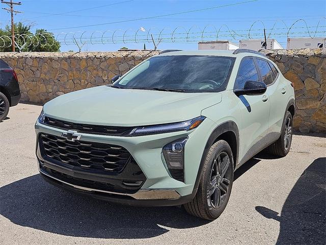 Photo of 2025 Green Chevrolet Trax