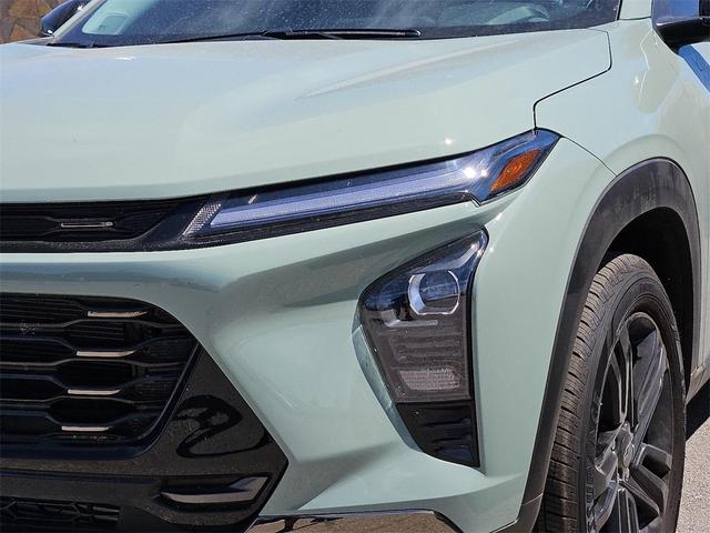 Photo of 2025 Green Chevrolet Trax