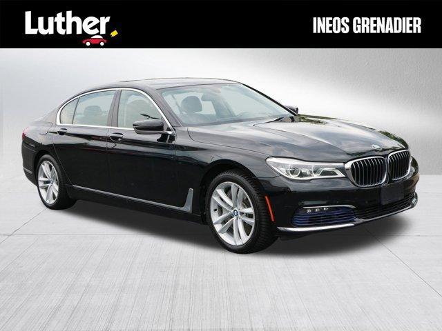 2016 BMW 750