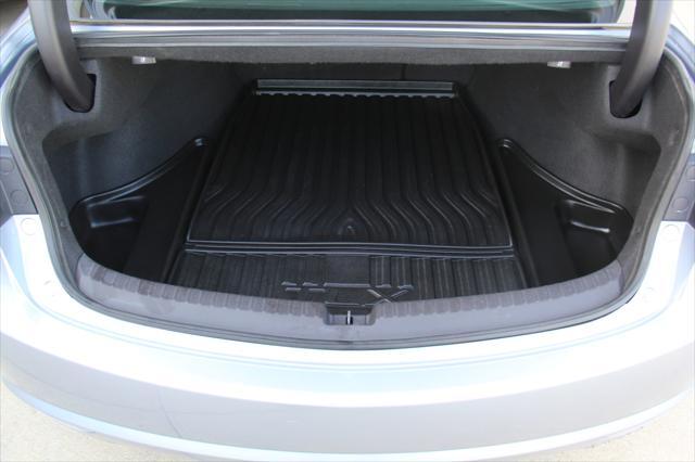 Photo of 2016 Silver Acura TLX