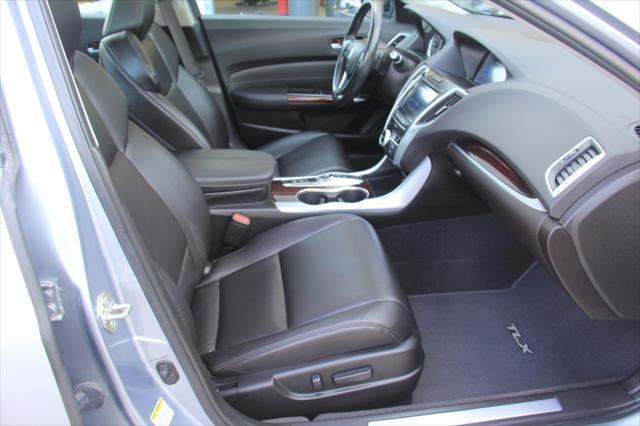 Photo of 2016 Silver Acura TLX