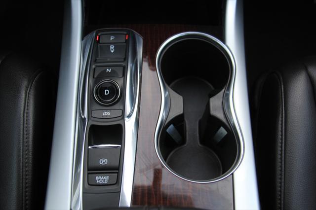 Photo of 2016 Silver Acura TLX
