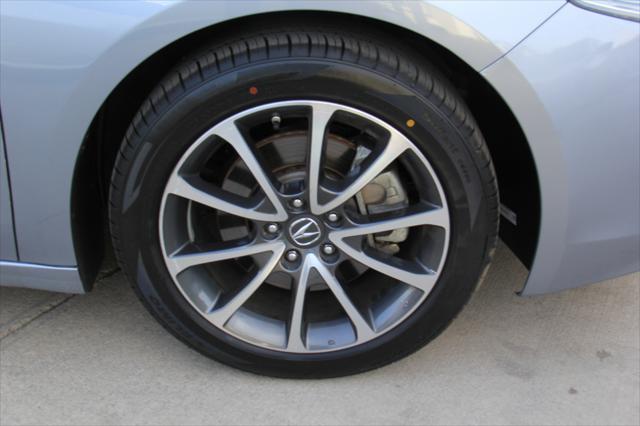 Photo of 2016 Silver Acura TLX