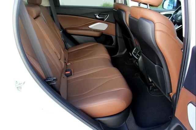 Photo of 2020 White Acura RDX