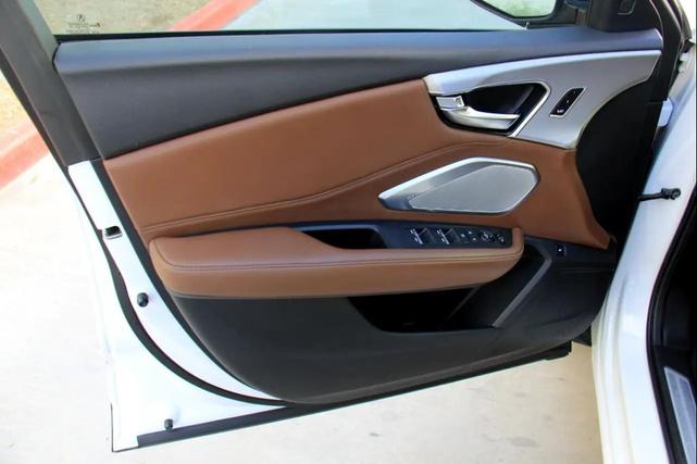 Photo of 2020 White Acura RDX