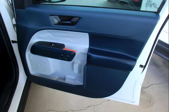 Photo of 2022 White Ford Maverick