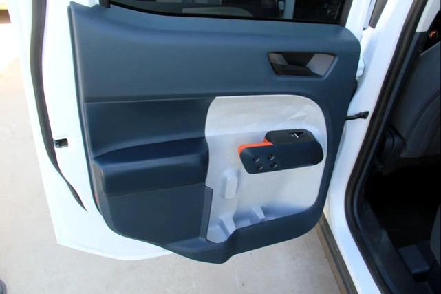 Photo of 2022 White Ford Maverick