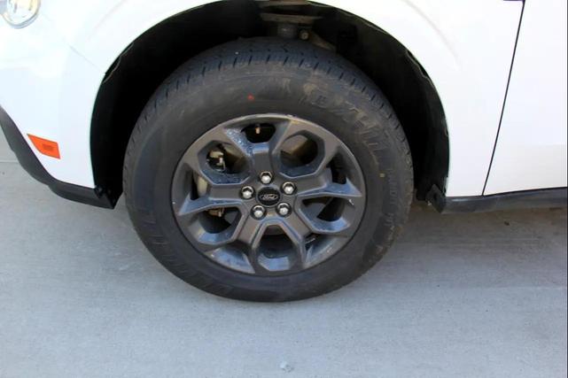 Photo of 2022 White Ford Maverick