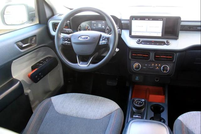 Photo of 2022 White Ford Maverick