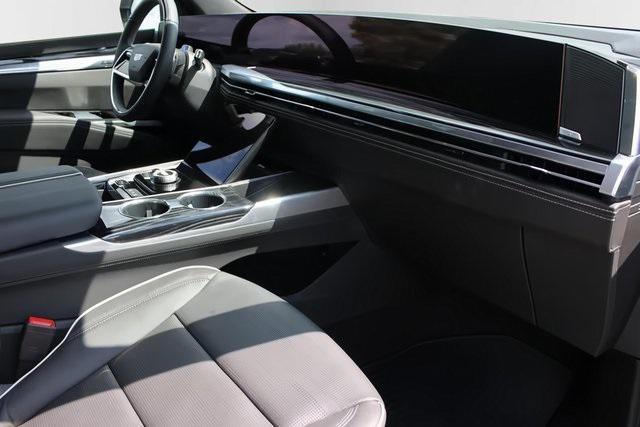 Photo of 2025 Crystal White Tricoat Cadillac Escalade