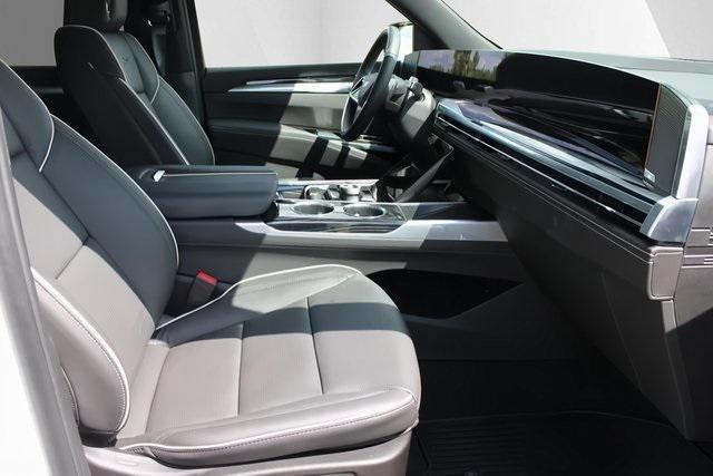 Photo of 2025 Crystal White Tricoat Cadillac Escalade