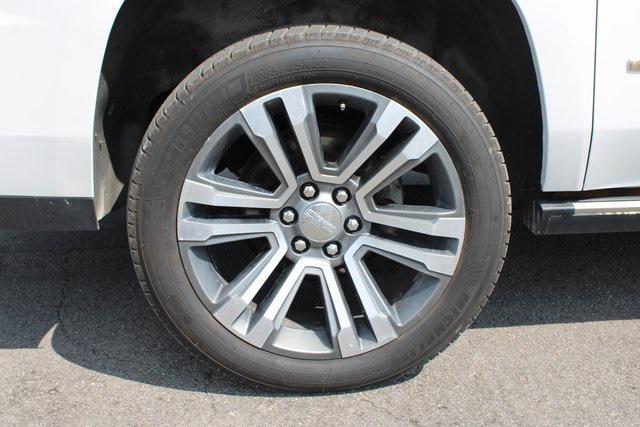 Photo of 2018 Summit White GMC Yukon XL