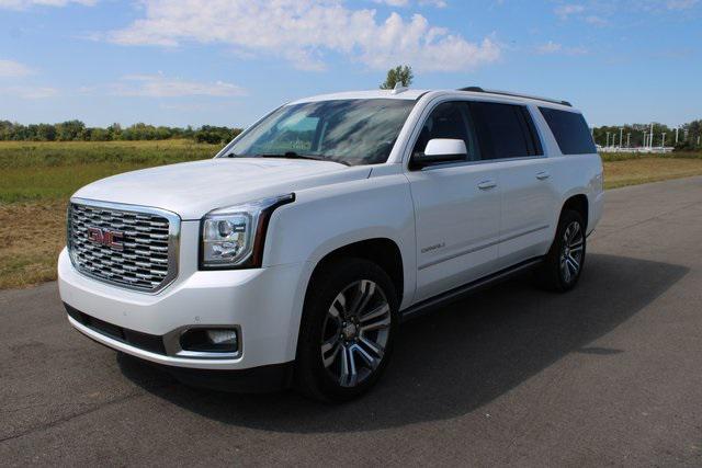 Photo of 2018 Summit White GMC Yukon XL