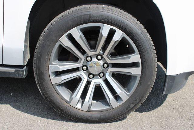 Photo of 2018 Summit White GMC Yukon XL