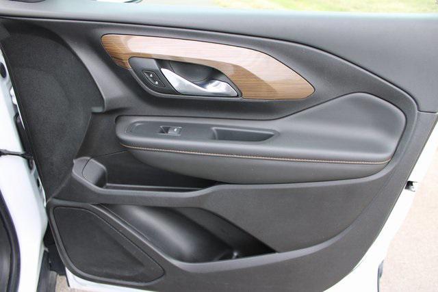 Photo of 2020 Summit White GMC Terrain