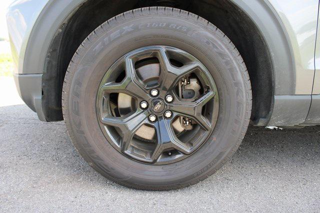 Photo of 2022 Carbonized Gray Metallic Ford Explorer