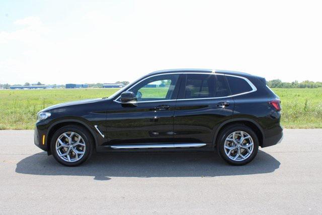 Photo of 2023 Jet Black BMW X3