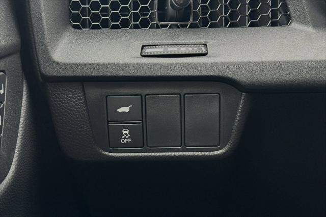 Photo of 2025 Silver Metallic Honda CR-V Hybrid