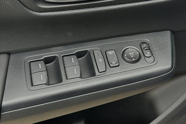 Photo of 2025 Silver Metallic Honda CR-V Hybrid