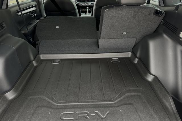 Photo of 2025 Silver Metallic Honda CR-V Hybrid