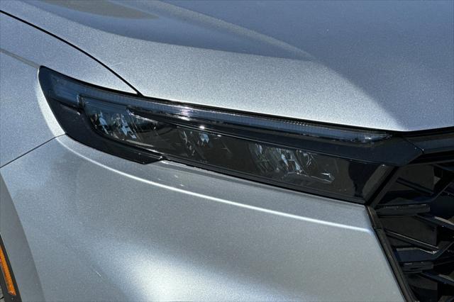 Photo of 2025 Silver Metallic Honda CR-V Hybrid