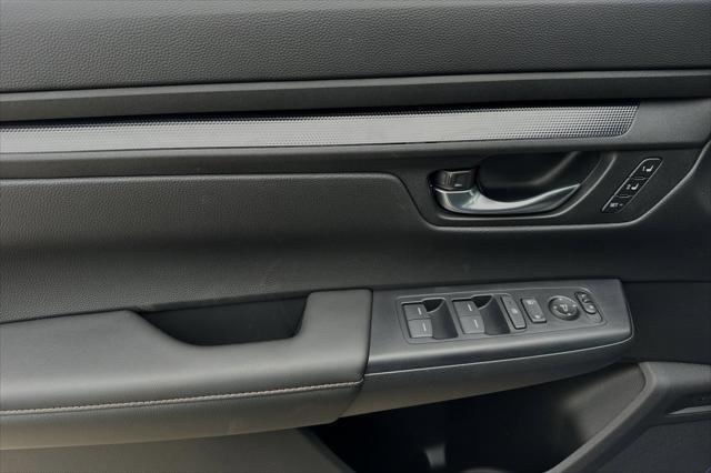 Photo of 2025 Silver Metallic Honda CR-V Hybrid