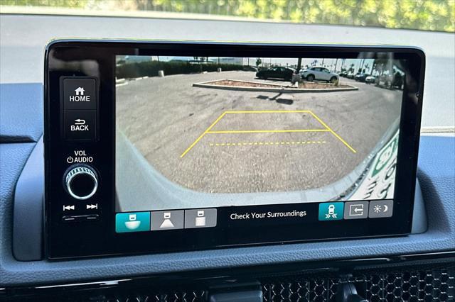 Photo of 2025 Silver Metallic Honda CR-V Hybrid