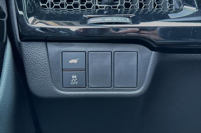 Photo of 2025 Silver Metallic Honda CR-V Hybrid