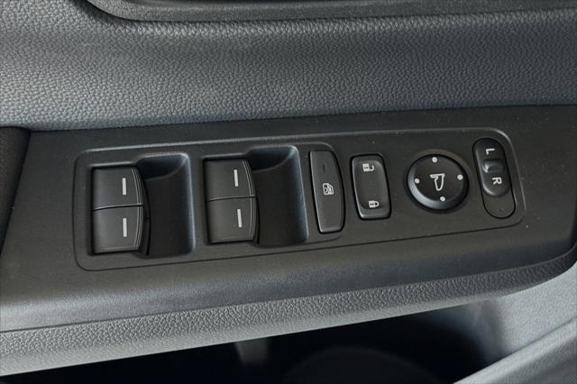 Photo of 2025 Silver Metallic Honda CR-V Hybrid