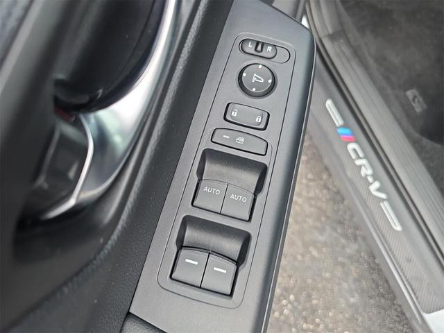 Photo of 2024 Lunar Silver Metallic Honda CR-V Hybrid
