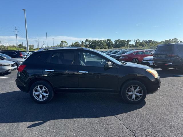 Photo of 2010 Wicked Black Nissan Rogue